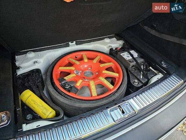 Белый Фольксваген Туарег, объемом двигателя 2.97 л и пробегом 110 тыс. км за 18000 $, фото 19 на Automoto.ua