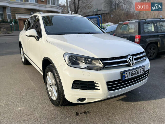Белый Фольксваген Туарег, объемом двигателя 2.97 л и пробегом 142 тыс. км за 22500 $, фото 6 на Automoto.ua
