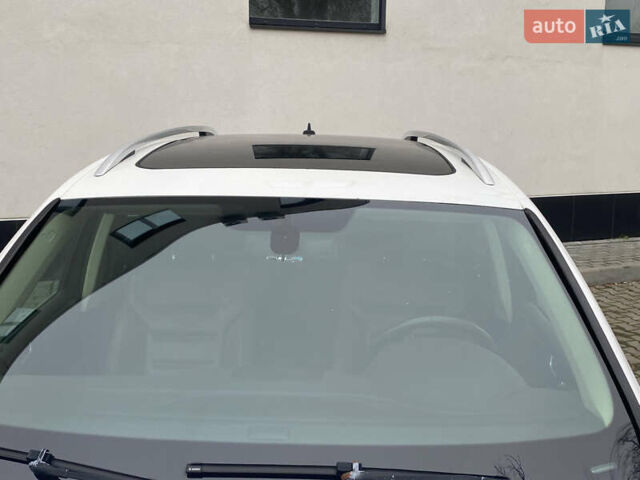 Белый Фольксваген Туарег, объемом двигателя 2.97 л и пробегом 260 тыс. км за 22500 $, фото 40 на Automoto.ua