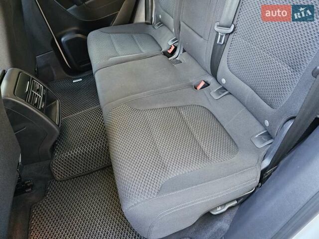 Белый Фольксваген Туарег, объемом двигателя 2.97 л и пробегом 110 тыс. км за 18000 $, фото 14 на Automoto.ua