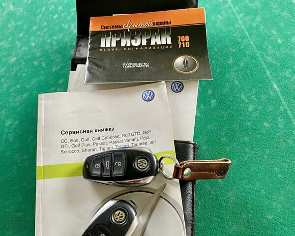 Білий Фольксваген Туарег, об'ємом двигуна 3 л та пробігом 239 тис. км за 19300 $, фото 54 на Automoto.ua