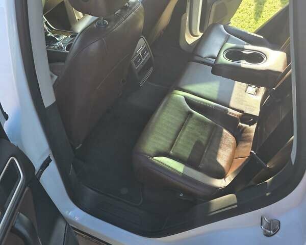 Белый Фольксваген Туарег, объемом двигателя 3 л и пробегом 216 тыс. км за 24000 $, фото 14 на Automoto.ua