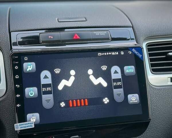 Білий Фольксваген Туарег, об'ємом двигуна 3 л та пробігом 239 тис. км за 19300 $, фото 41 на Automoto.ua