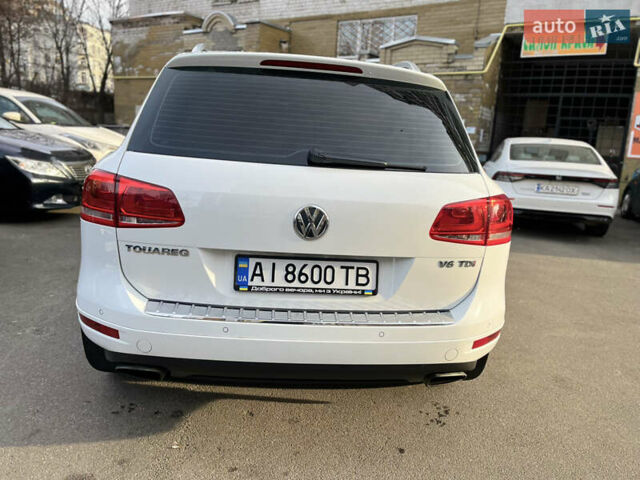 Белый Фольксваген Туарег, объемом двигателя 2.97 л и пробегом 142 тыс. км за 22500 $, фото 3 на Automoto.ua