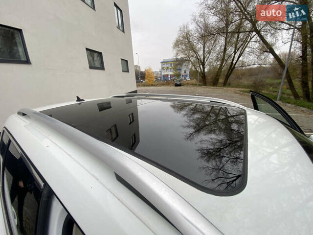 Белый Фольксваген Туарег, объемом двигателя 2.97 л и пробегом 260 тыс. км за 22500 $, фото 64 на Automoto.ua