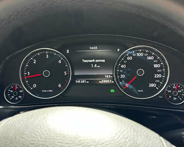 Белый Фольксваген Туарег, объемом двигателя 2.97 л и пробегом 145 тыс. км за 25500 $, фото 19 на Automoto.ua