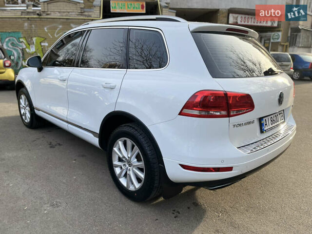 Белый Фольксваген Туарег, объемом двигателя 2.97 л и пробегом 142 тыс. км за 22500 $, фото 4 на Automoto.ua