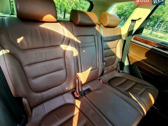 Белый Фольксваген Туарег, объемом двигателя 2.97 л и пробегом 195 тыс. км за 19700 $, фото 55 на Automoto.ua