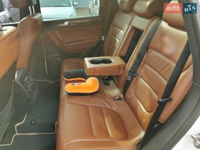 Белый Фольксваген Туарег, объемом двигателя 2.97 л и пробегом 222 тыс. км за 18999 $, фото 31 на Automoto.ua