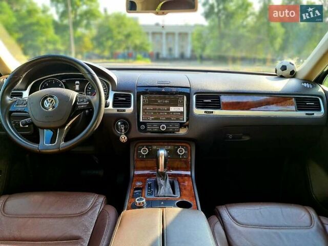 Белый Фольксваген Туарег, объемом двигателя 2.97 л и пробегом 195 тыс. км за 19700 $, фото 27 на Automoto.ua