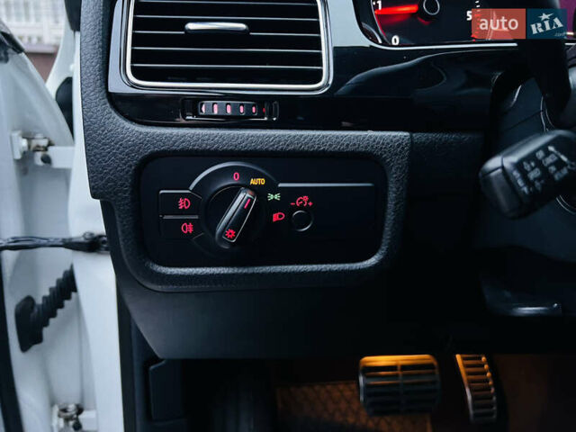 Білий Фольксваген Туарег, об'ємом двигуна 2.97 л та пробігом 344 тис. км за 15900 $, фото 22 на Automoto.ua