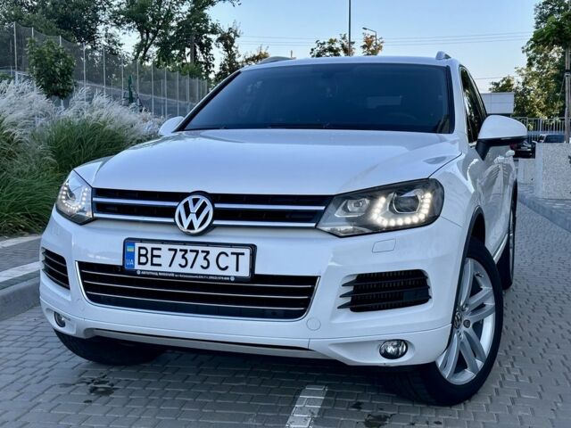 Белый Фольксваген Туарег, объемом двигателя 3 л и пробегом 213 тыс. км за 23500 $, фото 4 на Automoto.ua