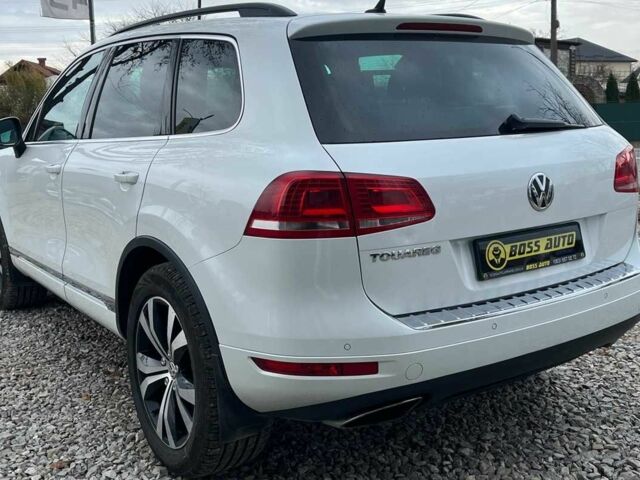 Белый Фольксваген Туарег, объемом двигателя 3 л и пробегом 214 тыс. км за 18999 $, фото 4 на Automoto.ua