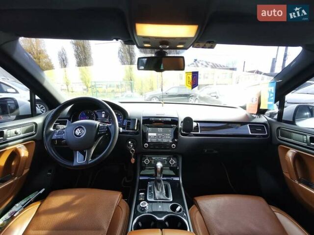 Белый Фольксваген Туарег, объемом двигателя 2.97 л и пробегом 222 тыс. км за 18999 $, фото 24 на Automoto.ua