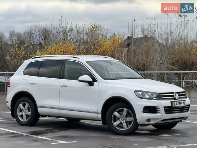 Белый Фольксваген Туарег, объемом двигателя 2.97 л и пробегом 329 тыс. км за 17800 $, фото 2 на Automoto.ua