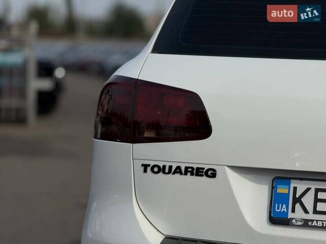 Білий Фольксваген Туарег, об'ємом двигуна 2.97 л та пробігом 285 тис. км за 23000 $, фото 17 на Automoto.ua