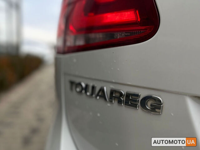 Білий Фольксваген Туарег, об'ємом двигуна 3 л та пробігом 283 тис. км за 20800 $, фото 9 на Automoto.ua