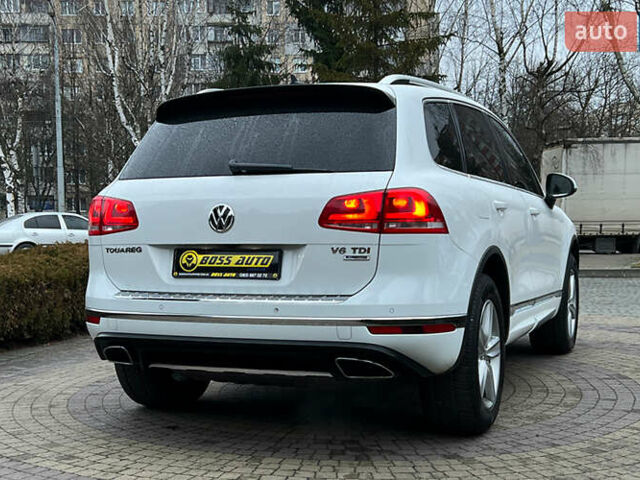 Белый Фольксваген Туарег, объемом двигателя 2.97 л и пробегом 135 тыс. км за 23900 $, фото 6 на Automoto.ua