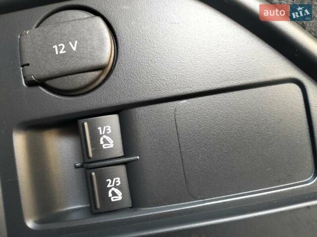 Білий Фольксваген Туарег, об'ємом двигуна 3 л та пробігом 241 тис. км за 21800 $, фото 11 на Automoto.ua