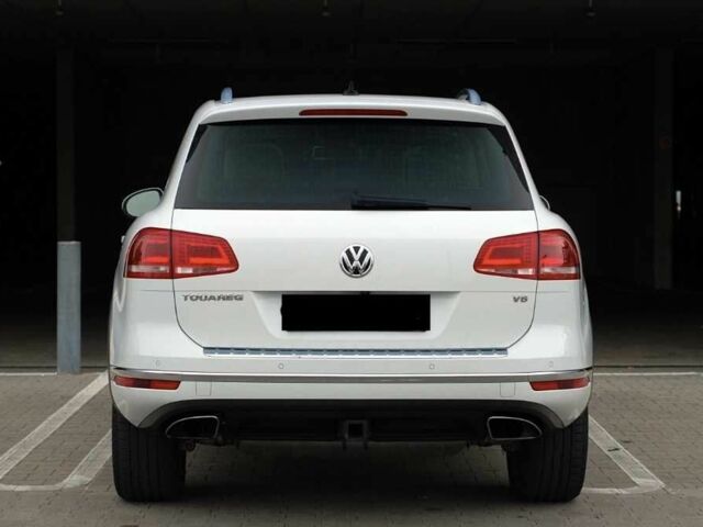 Белый Фольксваген Туарег, объемом двигателя 3 л и пробегом 103 тыс. км за 11900 $, фото 4 на Automoto.ua