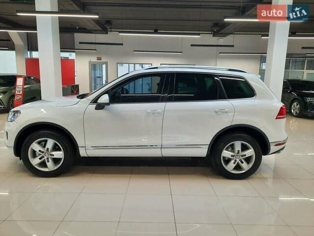 Белый Фольксваген Туарег, объемом двигателя 3 л и пробегом 111 тыс. км за 23477 $, фото 6 на Automoto.ua
