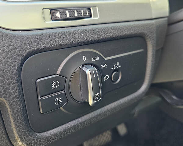 Белый Фольксваген Туарег, объемом двигателя 3 л и пробегом 260 тыс. км за 26000 $, фото 19 на Automoto.ua