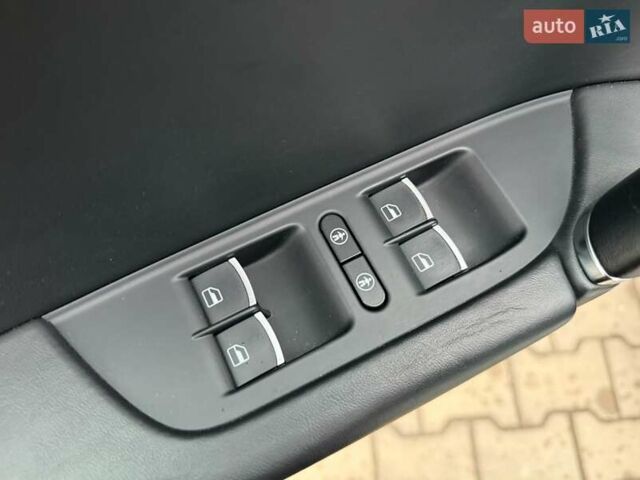 Белый Фольксваген Туарег, объемом двигателя 3 л и пробегом 279 тыс. км за 22999 $, фото 20 на Automoto.ua