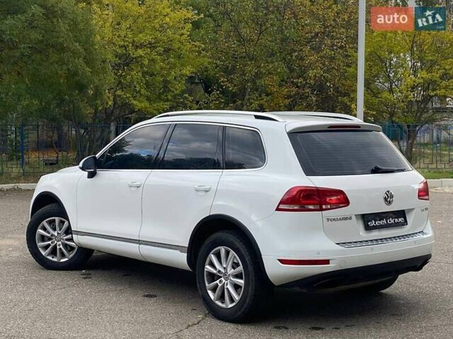 Белый Фольксваген Туарег, объемом двигателя 2.98 л и пробегом 258 тыс. км за 22499 $, фото 6 на Automoto.ua