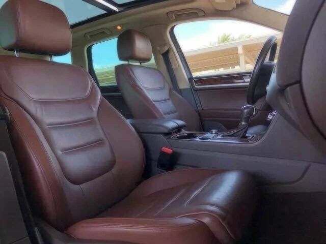 Білий Фольксваген Туарег, об'ємом двигуна 3 л та пробігом 88 тис. км за 3800 $, фото 7 на Automoto.ua