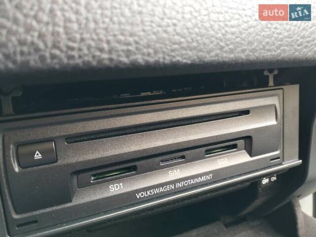 Білий Фольксваген Туарег, об'ємом двигуна 3 л та пробігом 241 тис. км за 21800 $, фото 10 на Automoto.ua