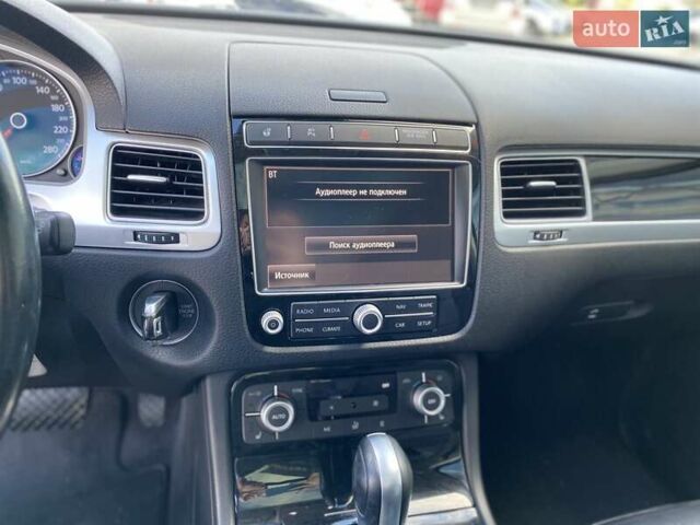 Белый Фольксваген Туарег, объемом двигателя 2.97 л и пробегом 209 тыс. км за 25900 $, фото 1 на Automoto.ua