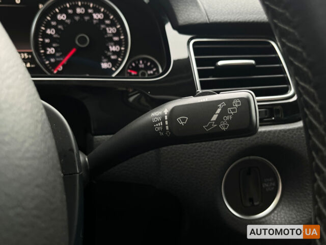 Білий Фольксваген Туарег, об'ємом двигуна 3 л та пробігом 283 тис. км за 20800 $, фото 20 на Automoto.ua