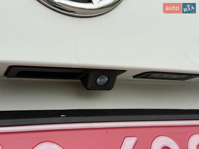 Белый Фольксваген Туарег, объемом двигателя 3 л и пробегом 279 тыс. км за 22999 $, фото 8 на Automoto.ua