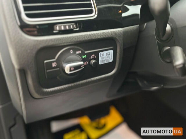 Білий Фольксваген Туарег, об'ємом двигуна 3 л та пробігом 283 тис. км за 20800 $, фото 14 на Automoto.ua