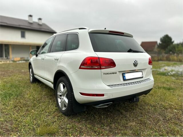 Белый Фольксваген Туарег, объемом двигателя 3 л и пробегом 236 тыс. км за 22500 $, фото 1 на Automoto.ua