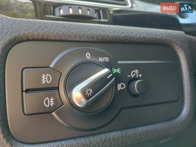 Білий Фольксваген Туарег, об'ємом двигуна 3 л та пробігом 241 тис. км за 21800 $, фото 15 на Automoto.ua