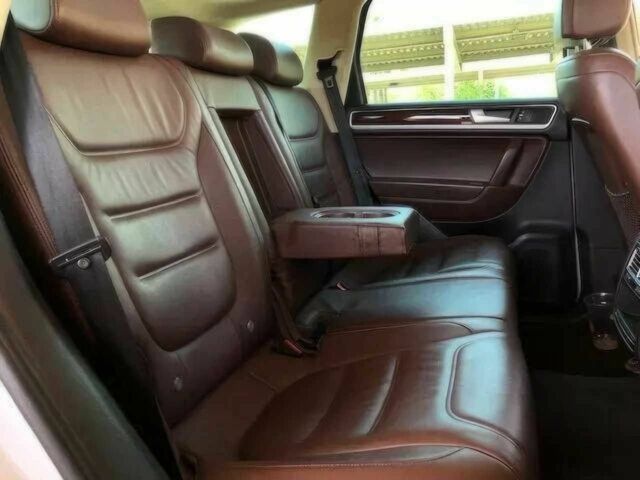 Білий Фольксваген Туарег, об'ємом двигуна 3 л та пробігом 88 тис. км за 3800 $, фото 8 на Automoto.ua