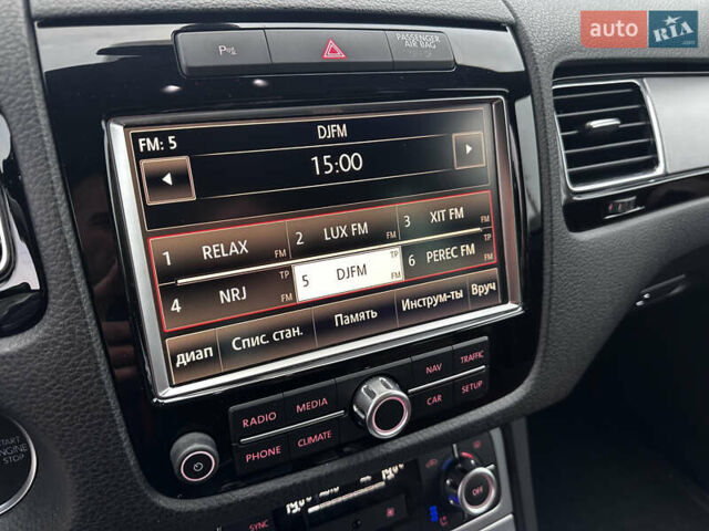 Белый Фольксваген Туарег, объемом двигателя 2.97 л и пробегом 260 тыс. км за 21900 $, фото 34 на Automoto.ua