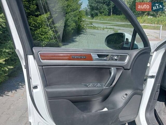 Белый Фольксваген Туарег, объемом двигателя 3.6 л и пробегом 167 тыс. км за 15700 $, фото 14 на Automoto.ua