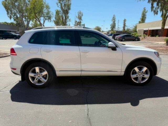 Белый Фольксваген Туарег, объемом двигателя 3 л и пробегом 83 тыс. км за 10500 $, фото 3 на Automoto.ua