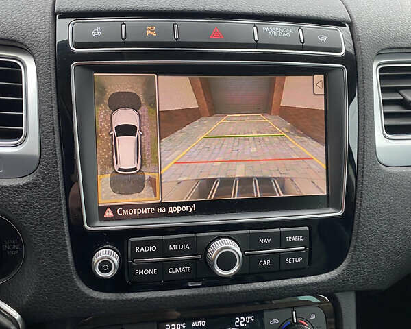 Білий Фольксваген Туарег, об'ємом двигуна 3 л та пробігом 215 тис. км за 25800 $, фото 41 на Automoto.ua