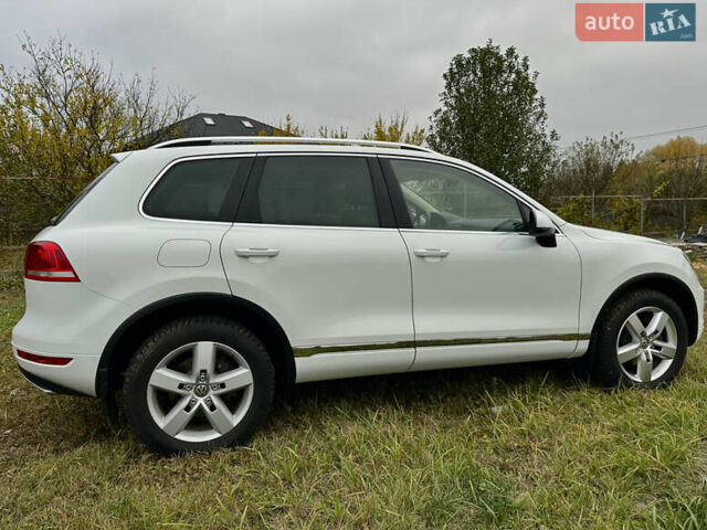 Белый Фольксваген Туарег, объемом двигателя 3 л и пробегом 236 тыс. км за 22000 $, фото 12 на Automoto.ua