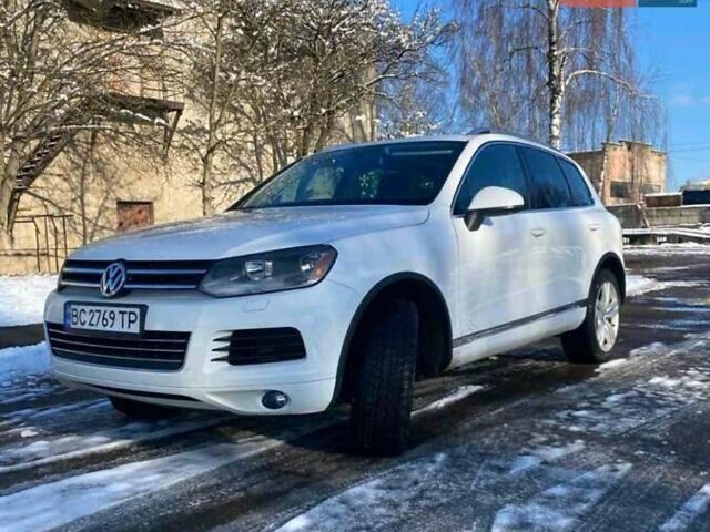 Белый Фольксваген Туарег, объемом двигателя 2.97 л и пробегом 400 тыс. км за 17000 $, фото 3 на Automoto.ua