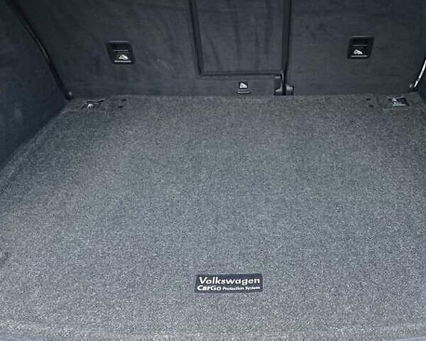 Белый Фольксваген Туарег, объемом двигателя 3 л и пробегом 140 тыс. км за 18600 $, фото 9 на Automoto.ua