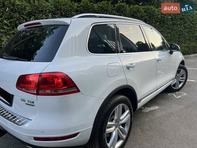 Белый Фольксваген Туарег, объемом двигателя 3 л и пробегом 290 тыс. км за 19900 $, фото 7 на Automoto.ua