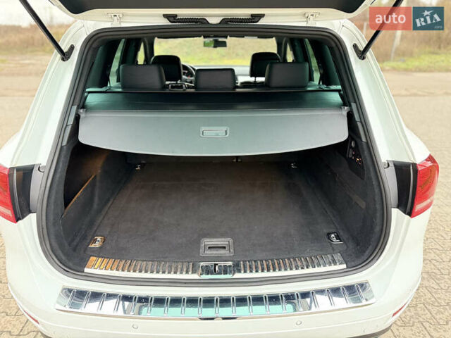 Белый Фольксваген Туарег, объемом двигателя 3 л и пробегом 279 тыс. км за 22999 $, фото 36 на Automoto.ua