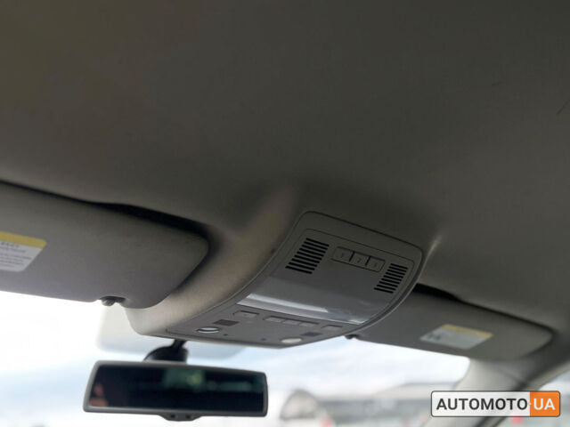 Білий Фольксваген Туарег, об'ємом двигуна 3 л та пробігом 283 тис. км за 20800 $, фото 25 на Automoto.ua