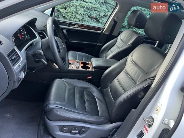 Белый Фольксваген Туарег, объемом двигателя 3 л и пробегом 290 тыс. км за 19900 $, фото 9 на Automoto.ua