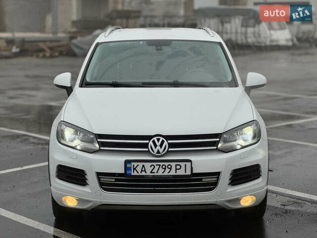 Белый Фольксваген Туарег, объемом двигателя 2.97 л и пробегом 248 тыс. км за 18000 $, фото 4 на Automoto.ua