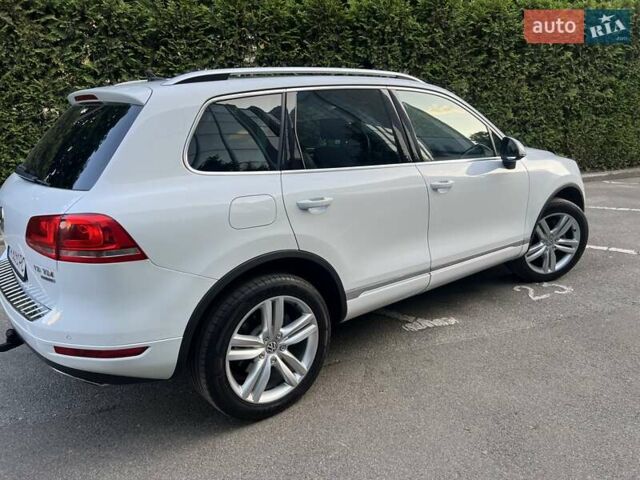 Белый Фольксваген Туарег, объемом двигателя 3 л и пробегом 290 тыс. км за 19900 $, фото 5 на Automoto.ua